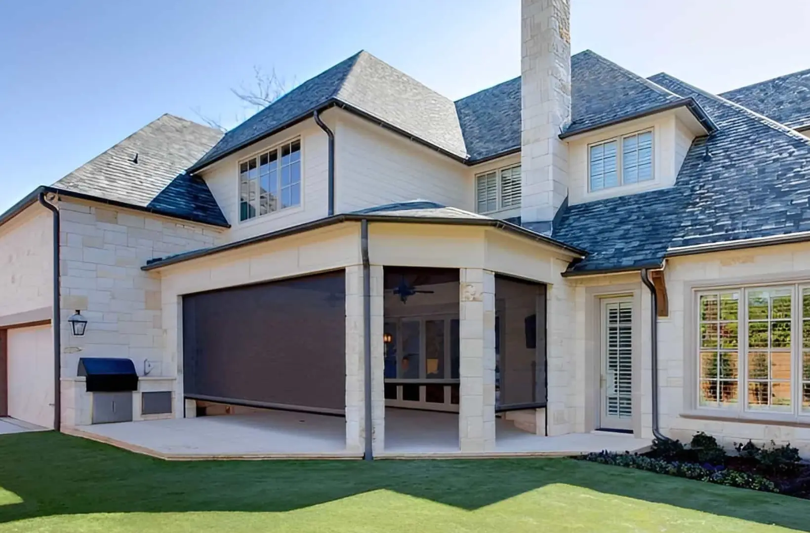 Etobicoke Motorized Retractable Screens | Screen Savers